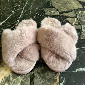 Kooba criss cross plush lilac fur slippers size 8-9